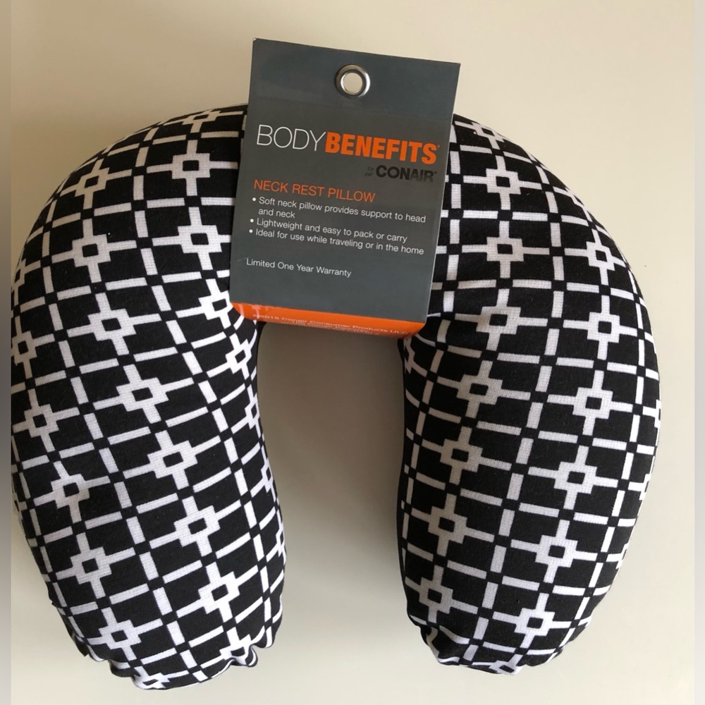 NWT Neck Pillow